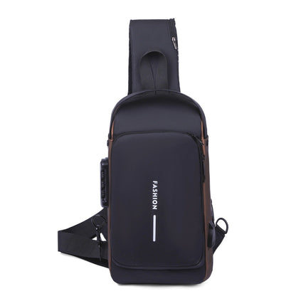 USB-Ladeanschluss außen am diebstahlsicheren Rucksack